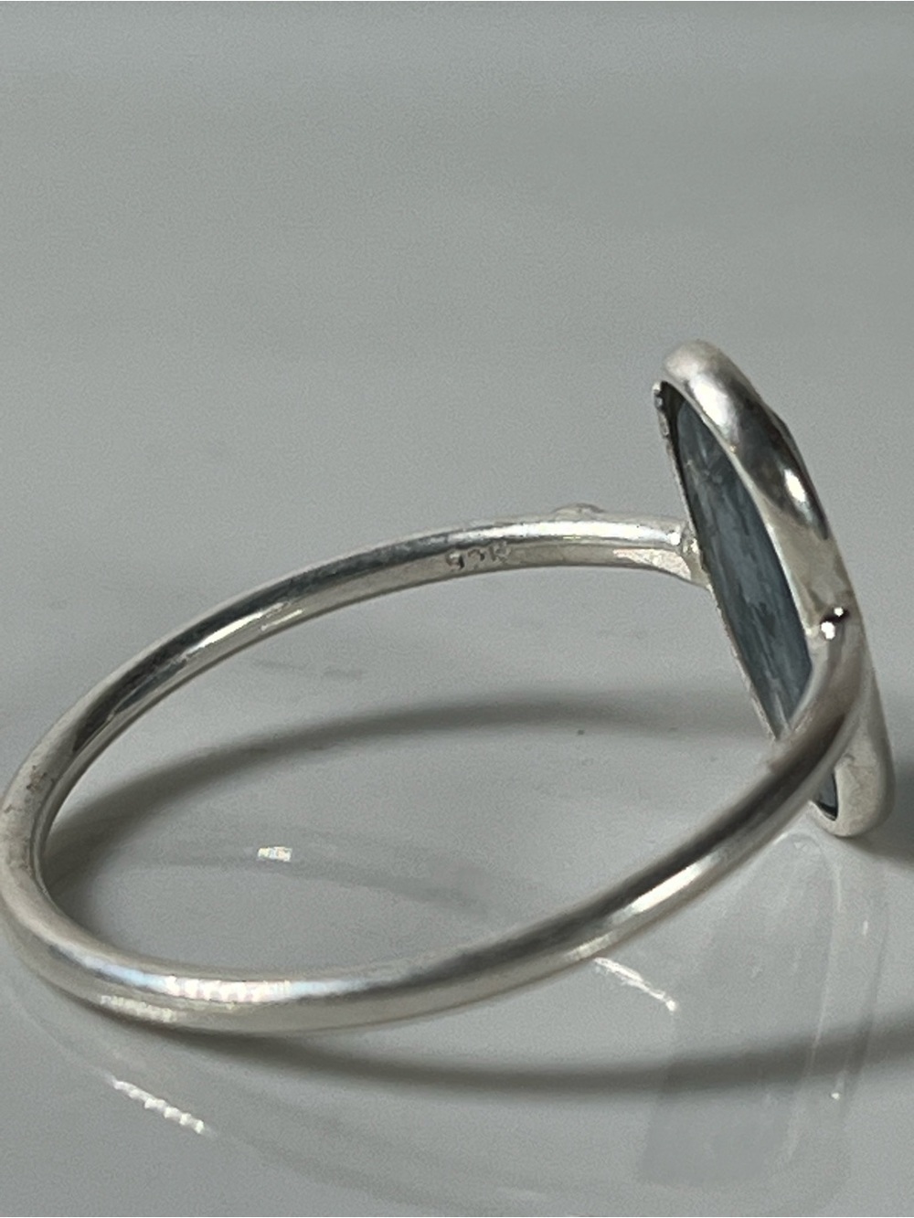 Solid Sterling Silver 925 Blue Kyanite Gemstone Flat Stacker Ring Size 8.25 - Picture 2 of 7